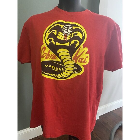 Cobra Kai Shirt Size XL  Red Snake Logo Design Graphic Adult Casual Unisex - Picture 1 of 7